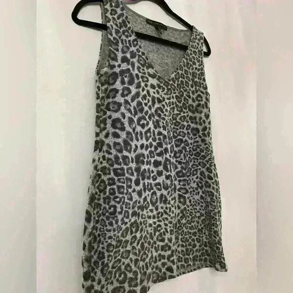WHBM Sweater Gray Cozy Knit Leopard Print Tank, Size Small - Picture 4 of 7